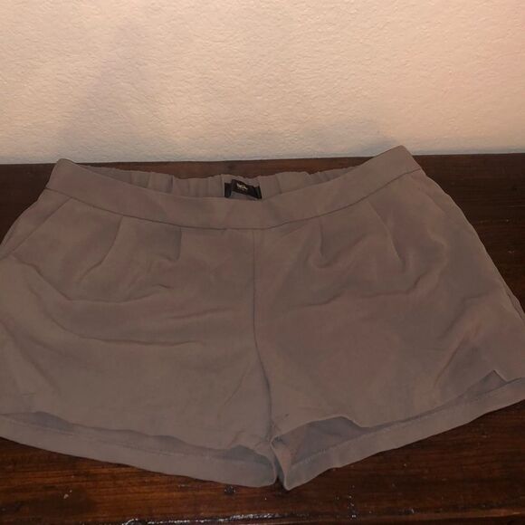 Gray mossimo shorts flowy worn once - Picture 1 of 3